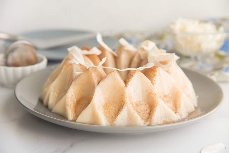 Trembleque (Puerto Rican Coconut Pudding)