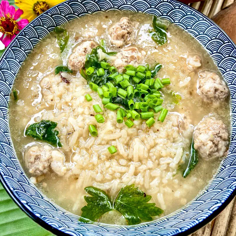 Thai Khao Tom (Thai Rice Soup)