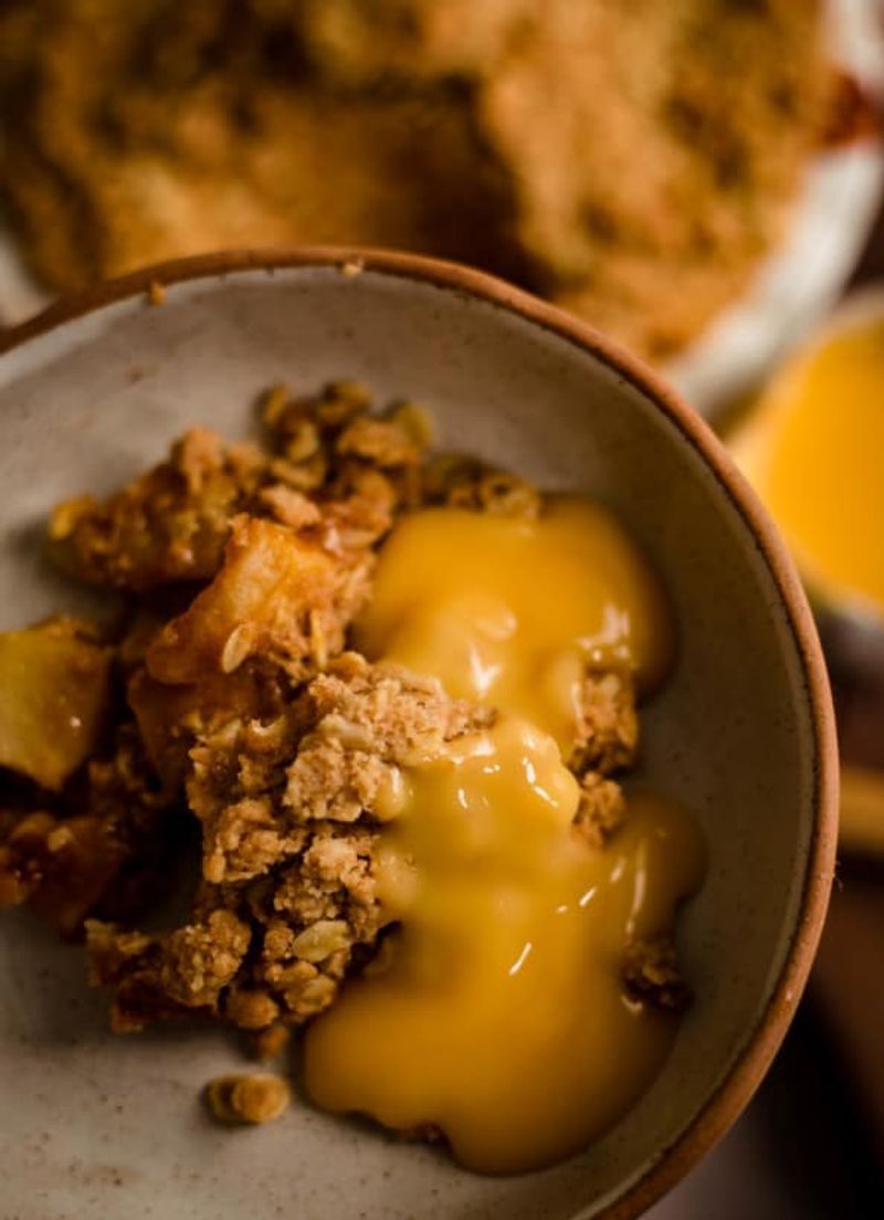 Apple and Cinnamon Crumble