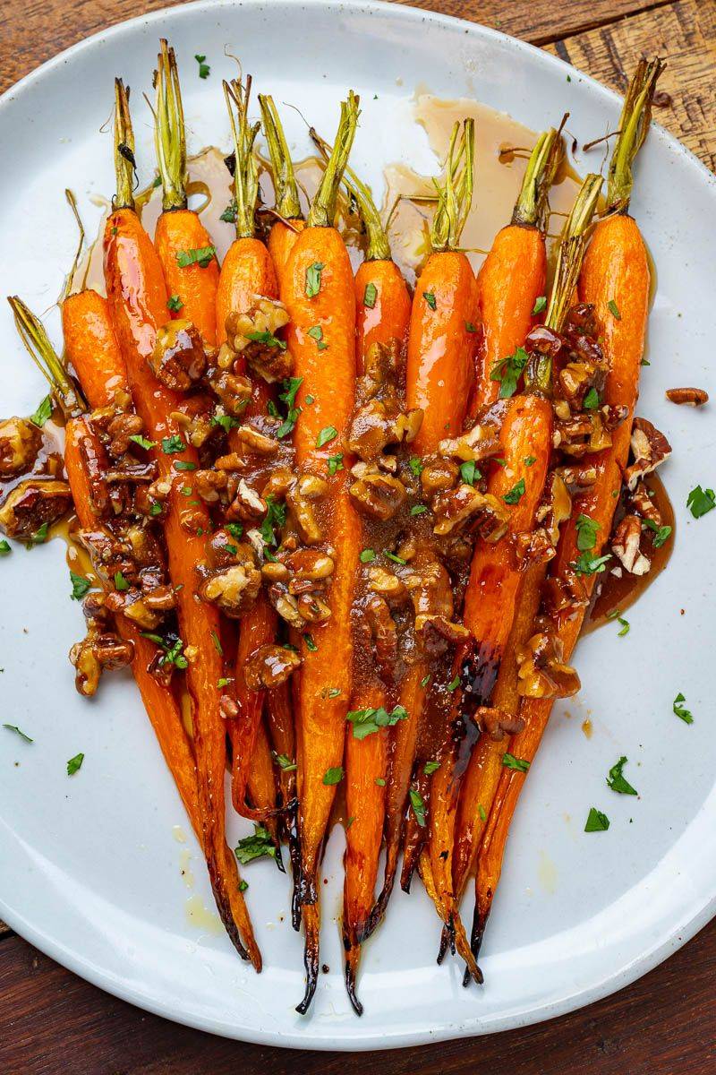 Maple Roasted Carrots with Pecans