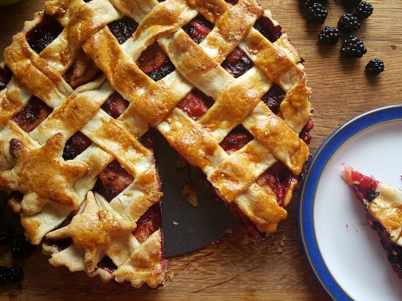 Blackberry and Apple Pie