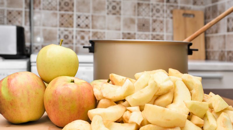 Simmer Apple Scraps Into a Flavorful Stock