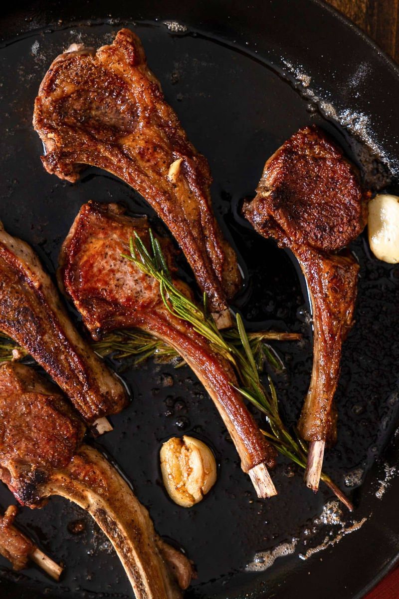 Crispy Lamb Chops With Rosemary And Garlic