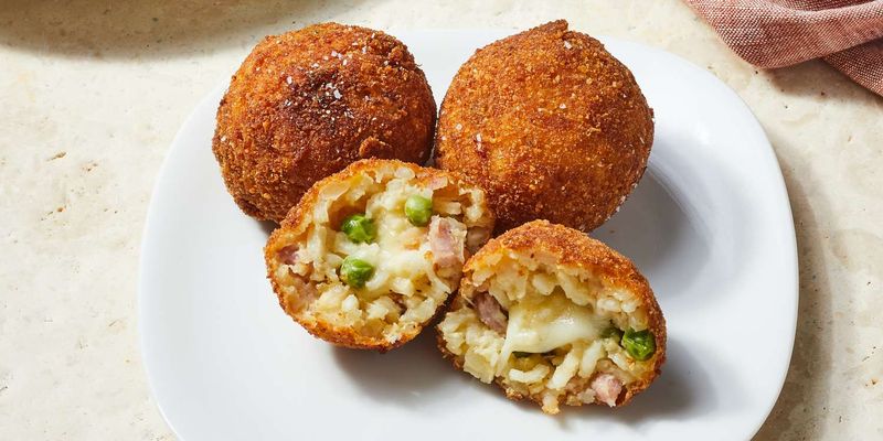 Arancini (Italian Fried Rice Balls)