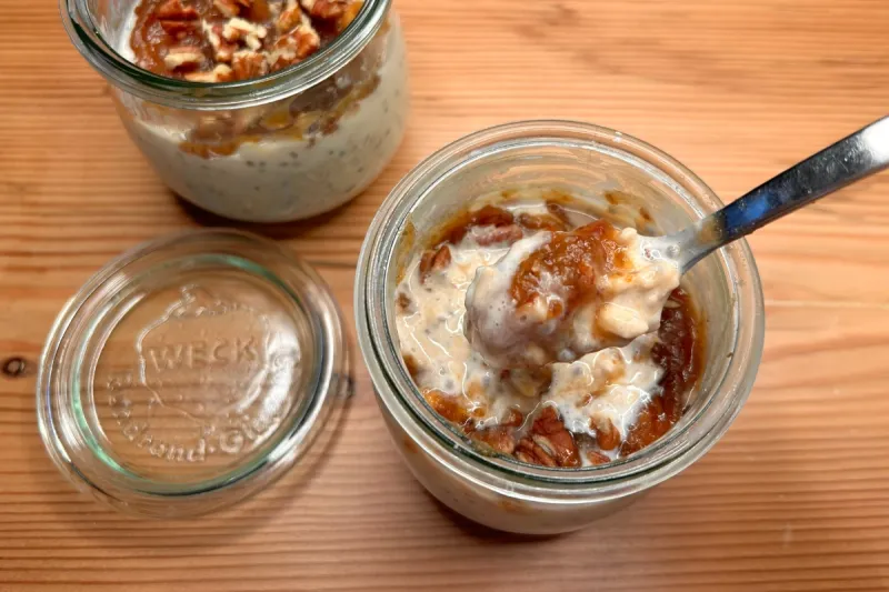 Sticky Date Overnight Oats