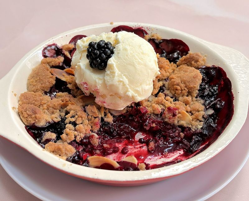 Oat Crumble with Brambles