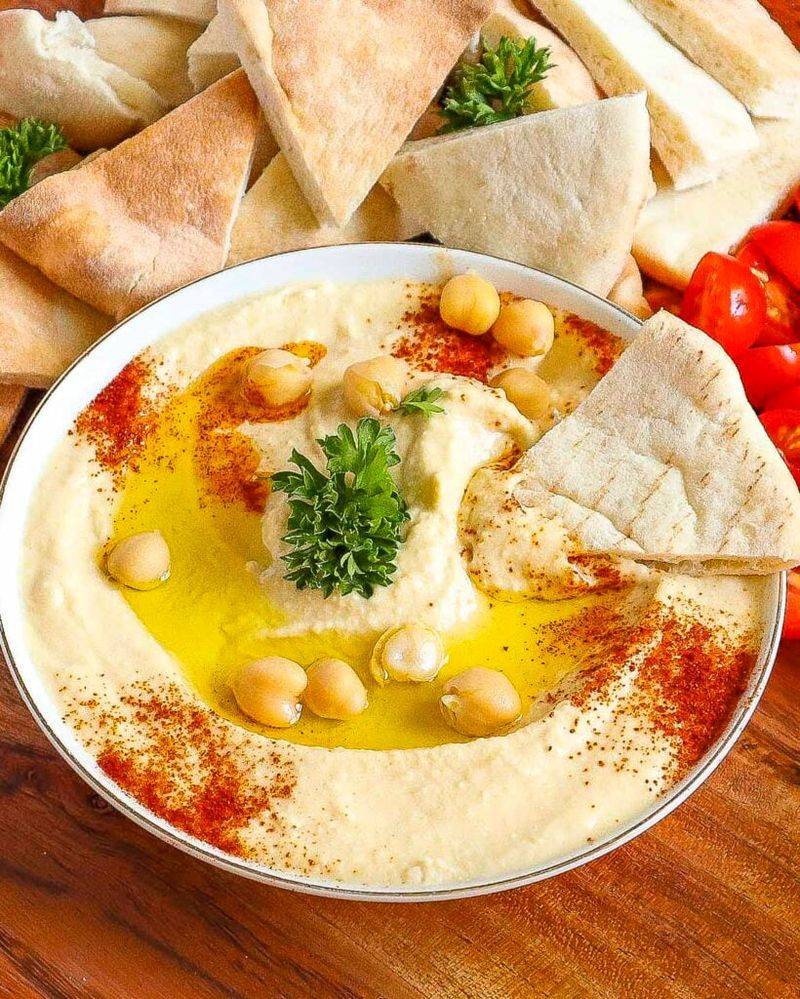 Lebanese Hummus with Pita