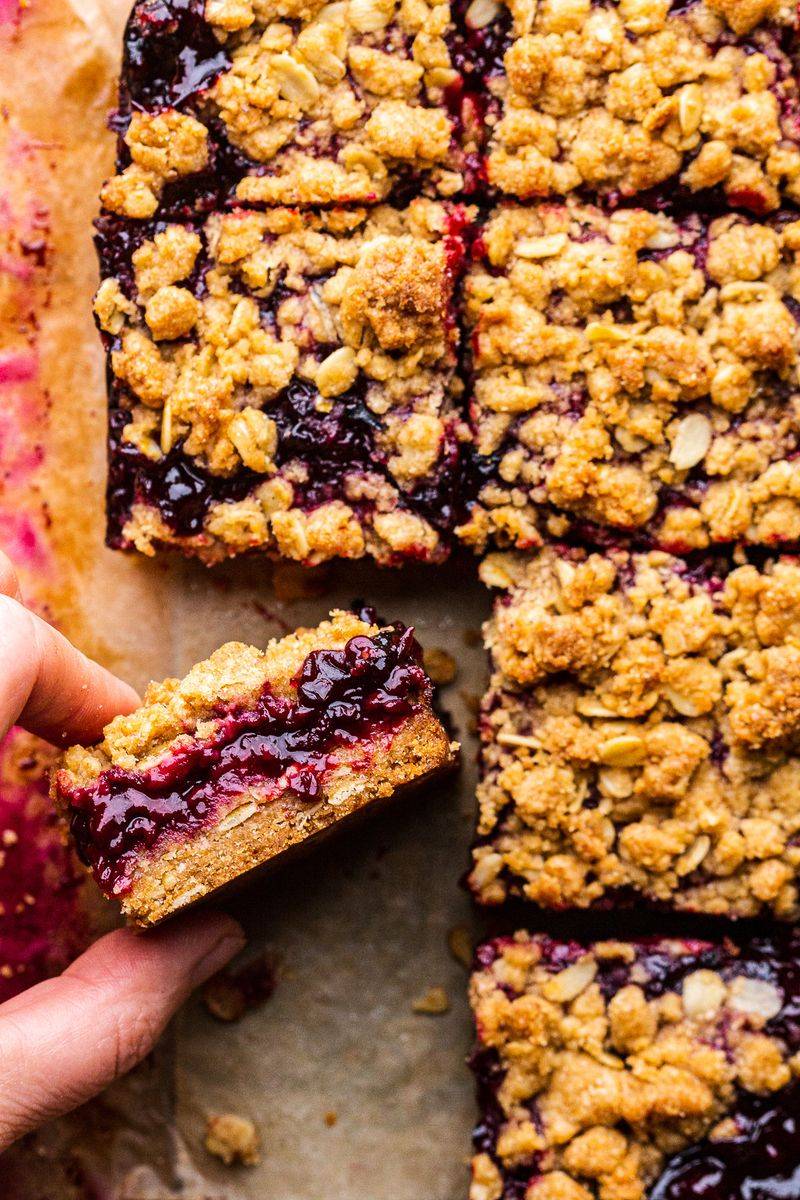 Blackberry Crumble Bars For Easy Serving