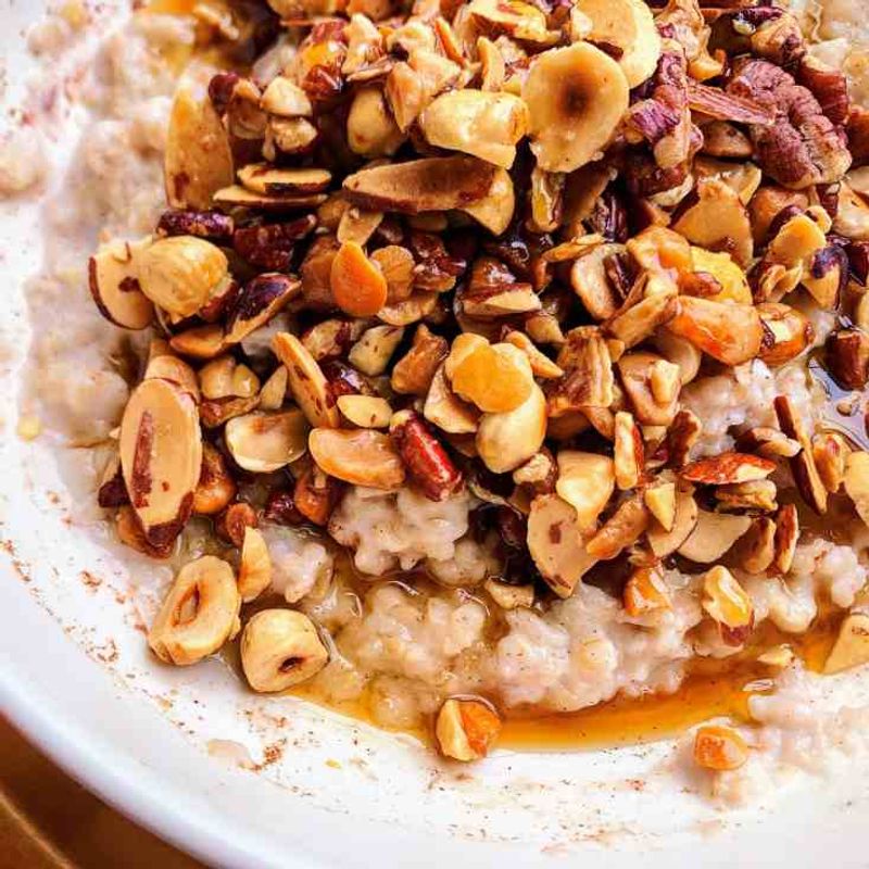 Oatmeal With Toasted Hazelnuts And Honey