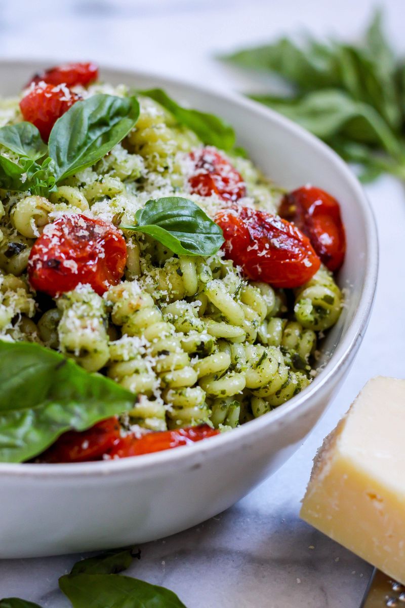 Pesto Pasta with Cherry Tomatoes