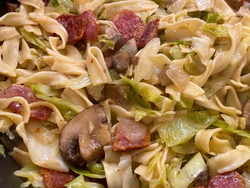 Cabbage and Bacon Pasta