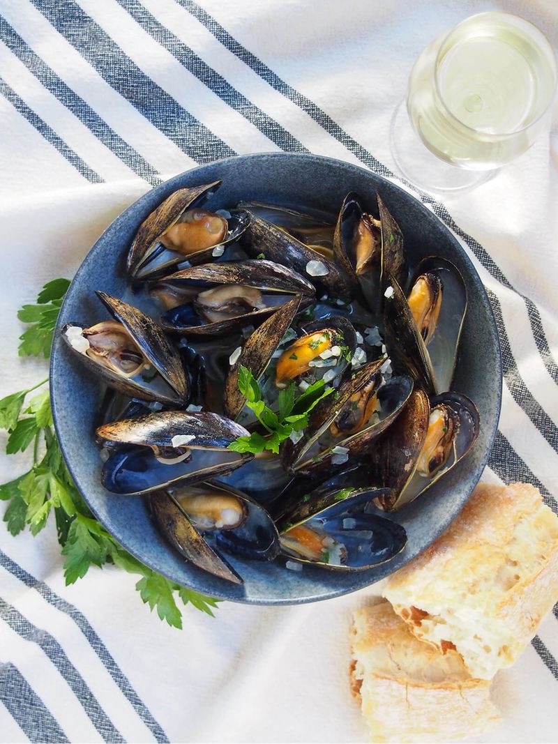 French Moules Marinières (Steamed Mussels)