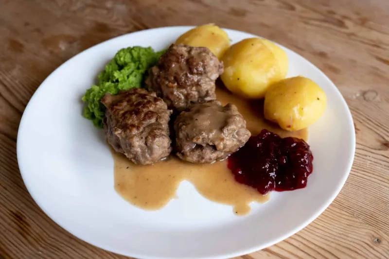 Norwegian Kjottkaker (Brown Gravy Meatballs)