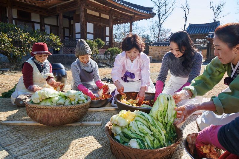Korea's Kimchi-Making Season (Kimjang)
