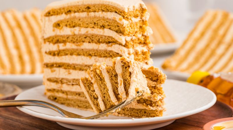 Medovik Slice