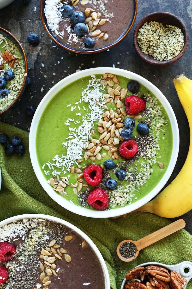 Green Spinach and Pineapple Detox Bowl