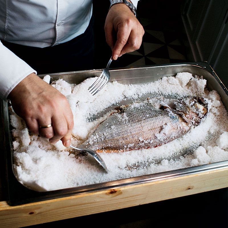 Robalo no Sal (Salt-Crusted Sea Bass)