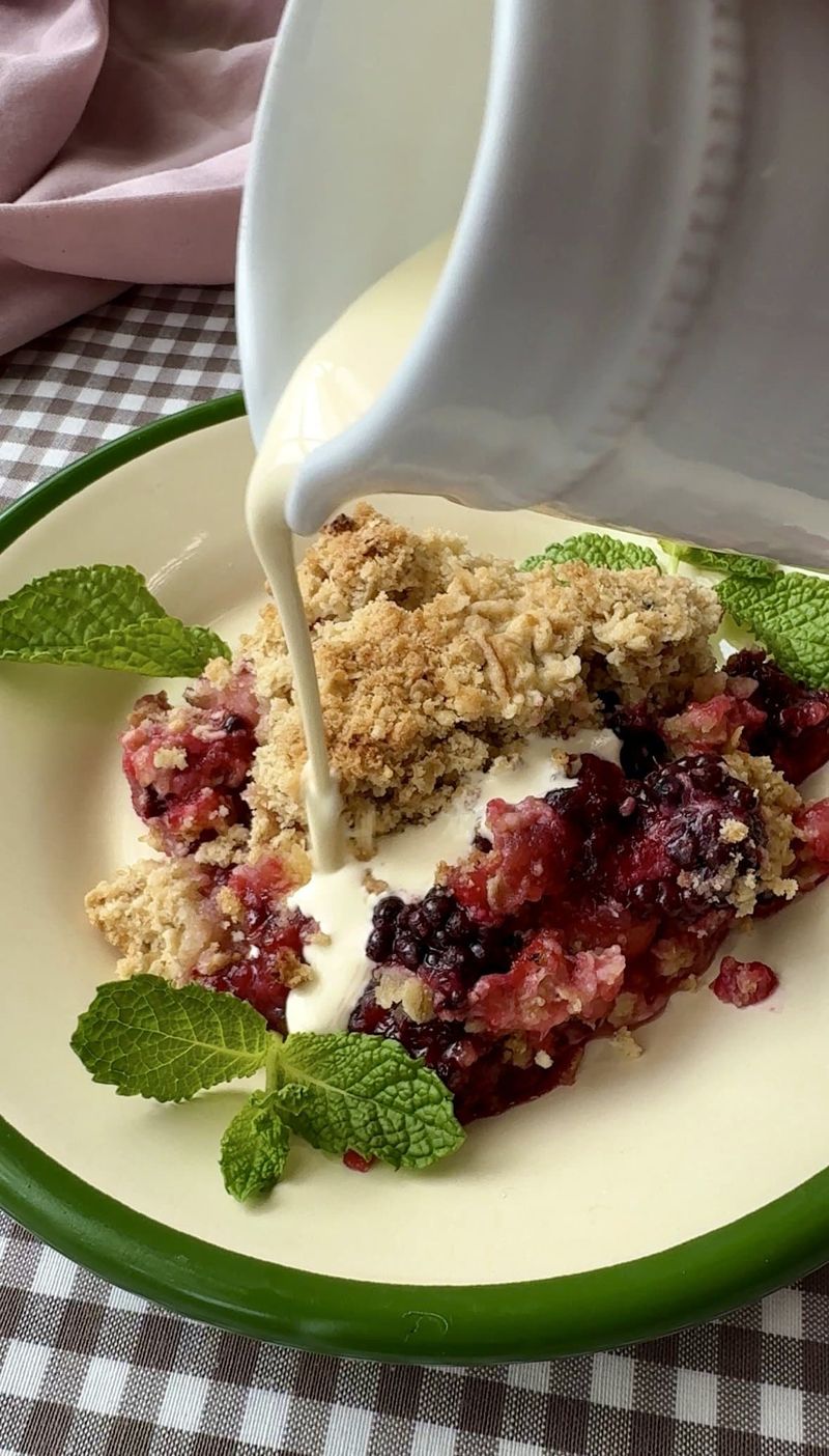 Blackberry Crumble With Vanilla Custard Sauce