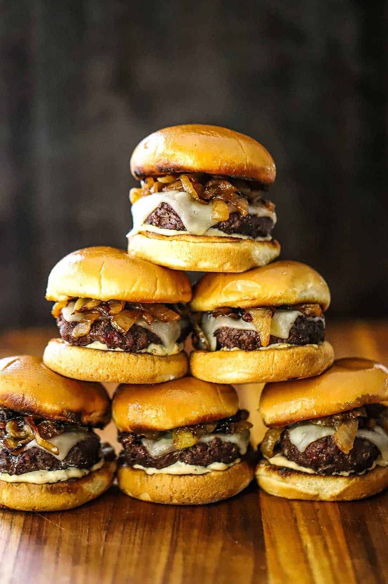 Mini Burgers (Sliders)