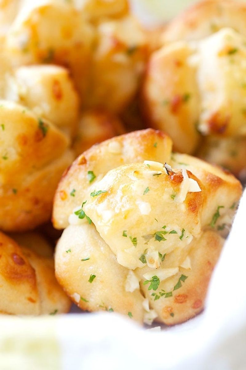 Mini Cheesy Pull-Apart Bread Rolls