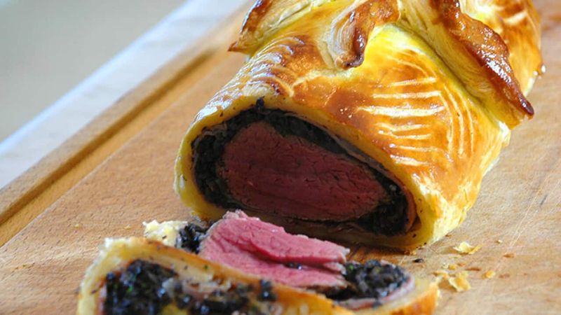 Boeuf en Croute (Beef in Pastry)