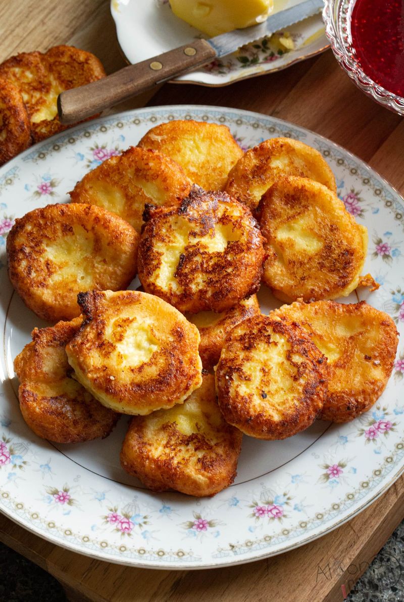 Russian Syrniki (Cottage Cheese Pancakes)