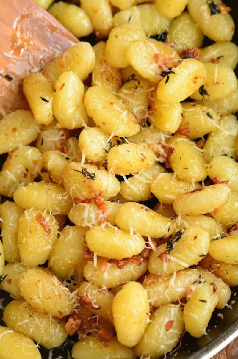 Gnocchi with Roasted Garlic and Olive Oil