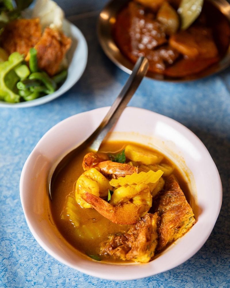 Gaeng Som (Thai Sour Curry)
