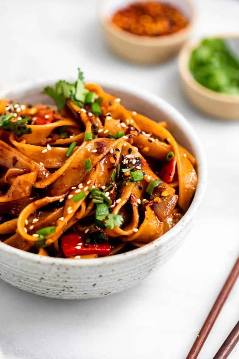 Fresh Chilli and Ginger Stir-Fry Noodles