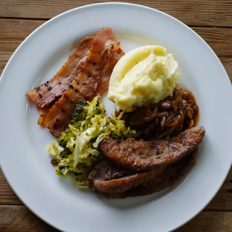 Liver and Onions with Bacon