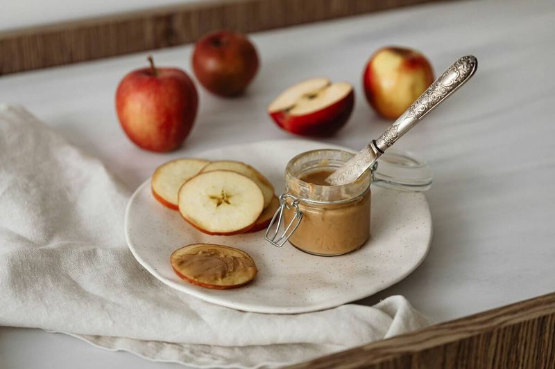 Apples With Almond Butter Packets