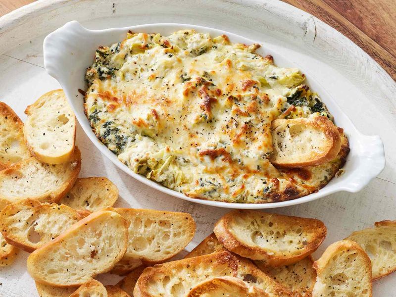 Spinach and Artichoke Dip with Bread
