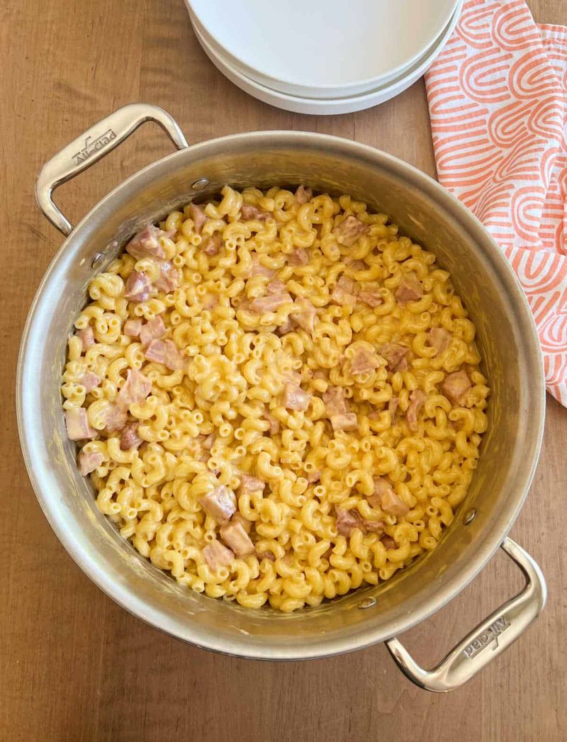One-Pot Mac and Cheese with Ham