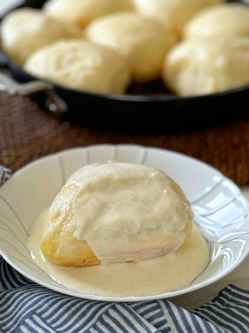 Dampfnudeln (Steamed Sweet Dumplings)