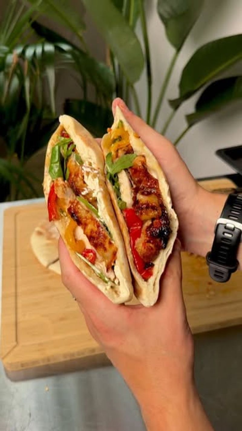 Sweet Chili Chicken Pitta