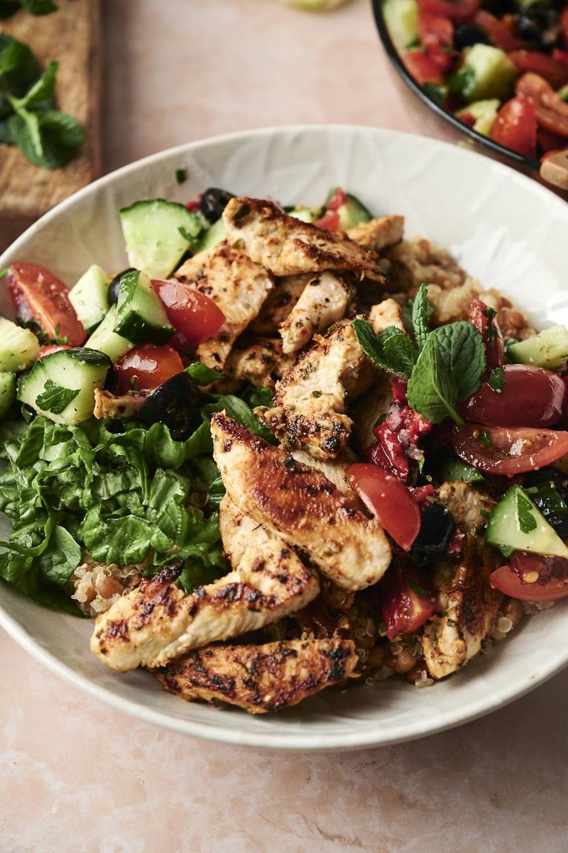 Chickpea and Chicken Sis Bowl