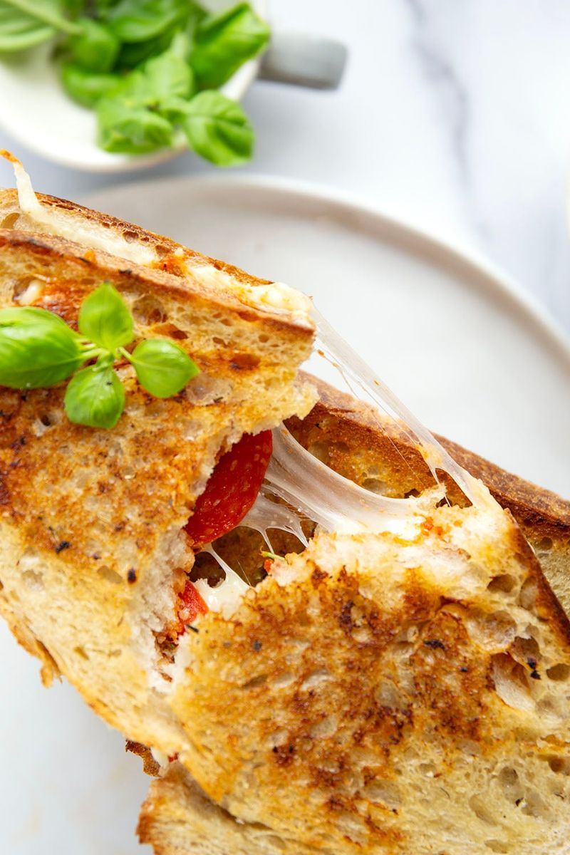 Mozzarella Grilled Cheese Sandwich