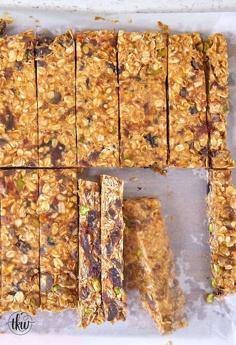 Date and Oat Energy Bars