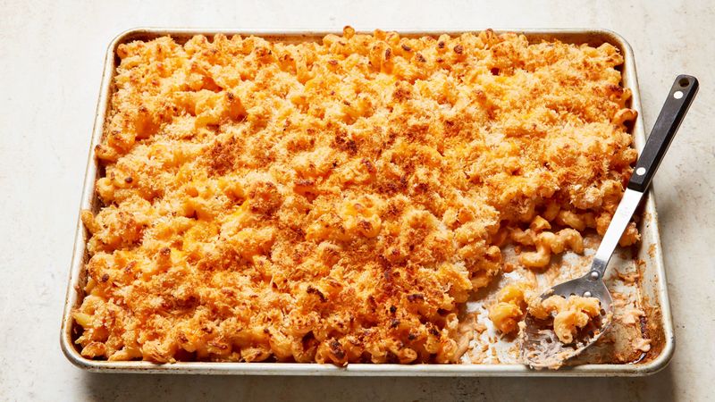 The Macaroni and Cheese Bottom Scoop