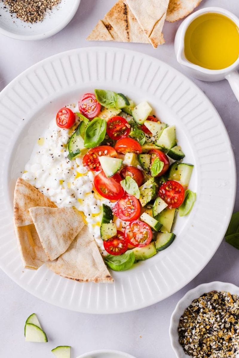 Cottage Cheese with Crackers and Veggies