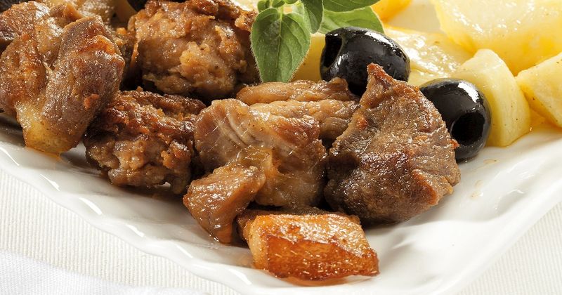 Rojoes a Moda do Minho (Minho-Style Braised Pork)