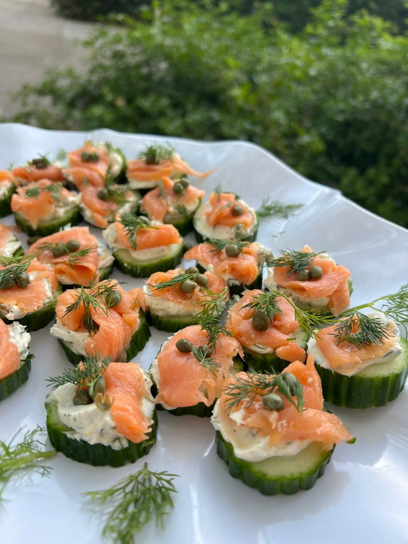 Smoked Salmon and Cream Cheese Cucumber Rounds