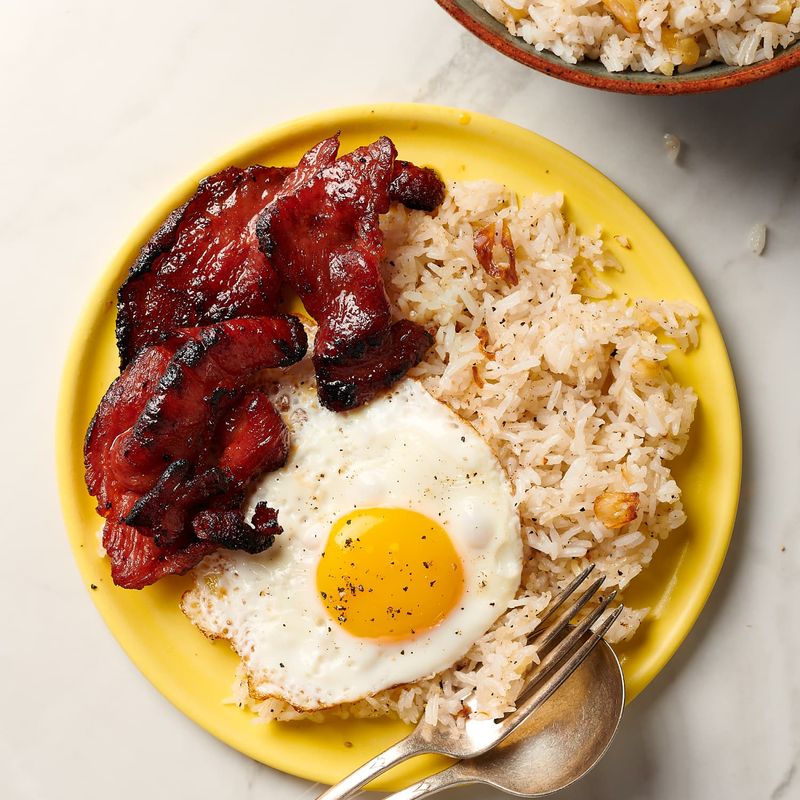 Filipino Sinangag (Garlic Fried Rice)