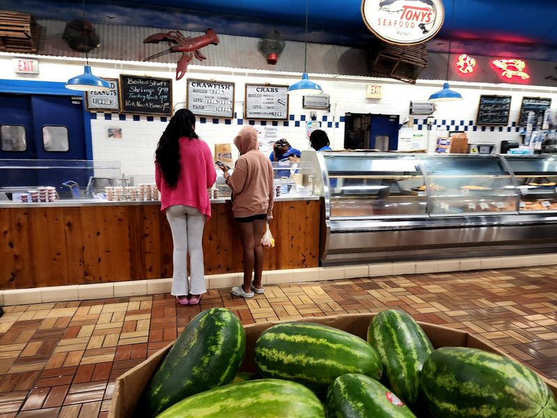Tony's Seafood Market & Deli - Louisiana