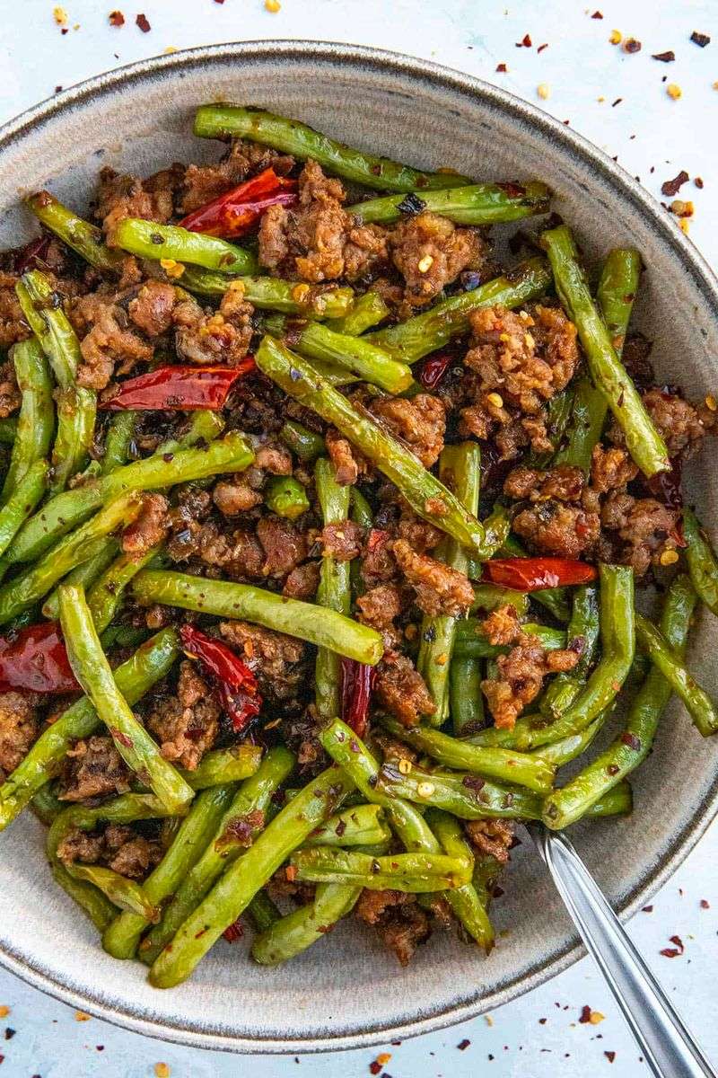 Chinese Dry-Fried Green Beans (Gan Bian Si Ji Dou)