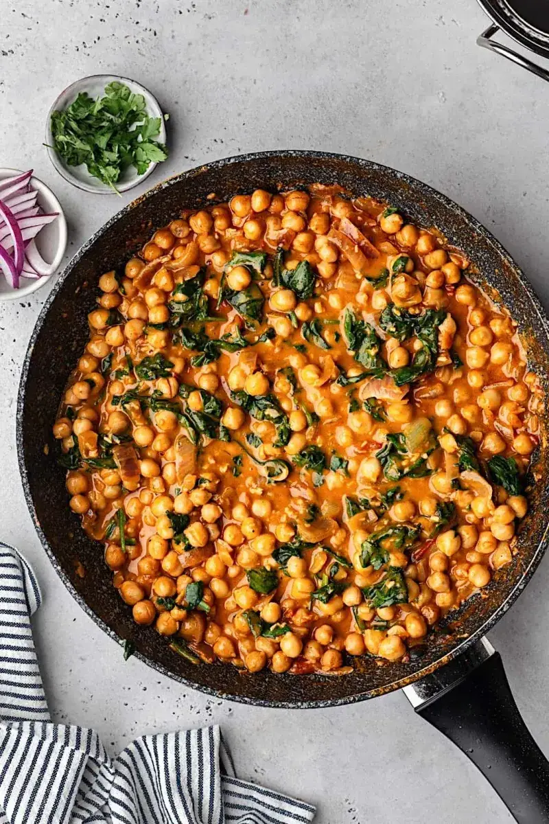 Spiced Chickpea and Spinach Curry