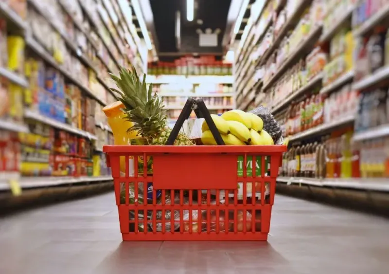 Choosing Between Snacks and Healthy Options