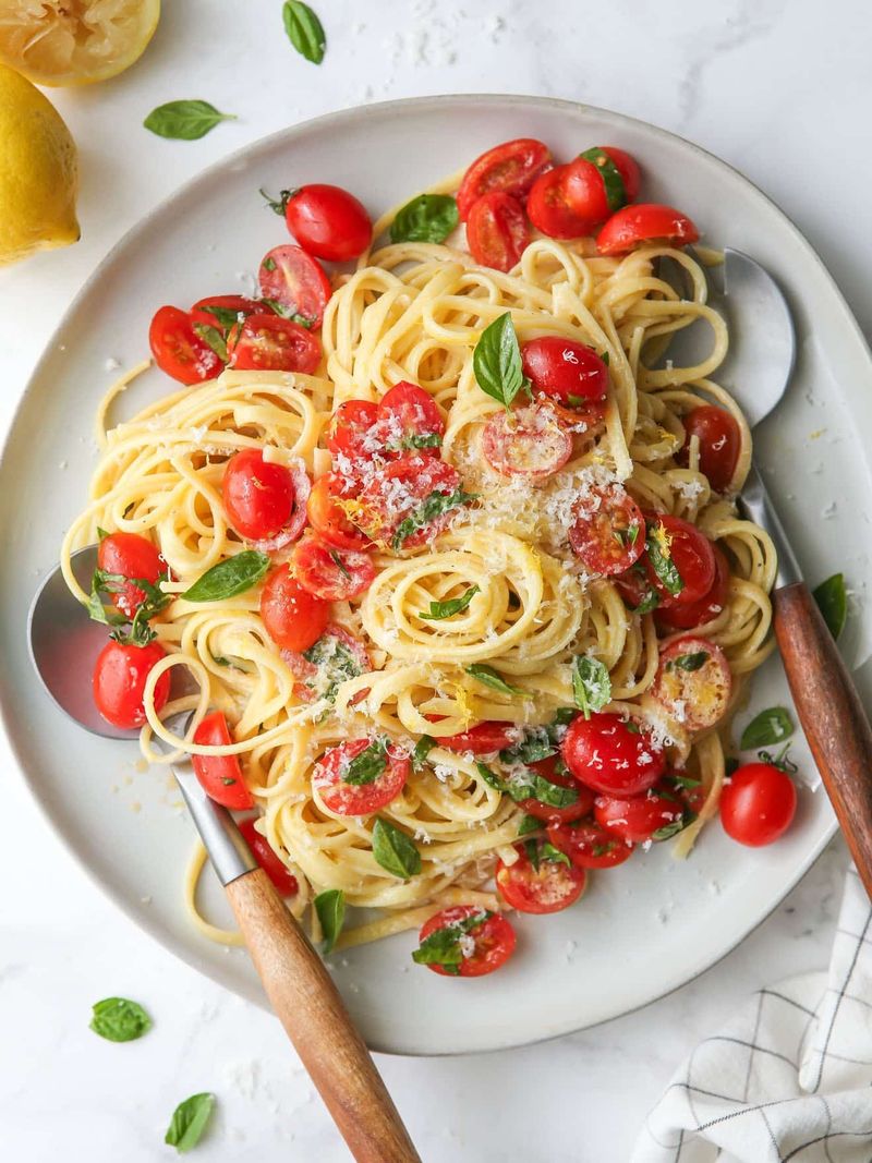 Fresh Tomato Pasta with Basil
