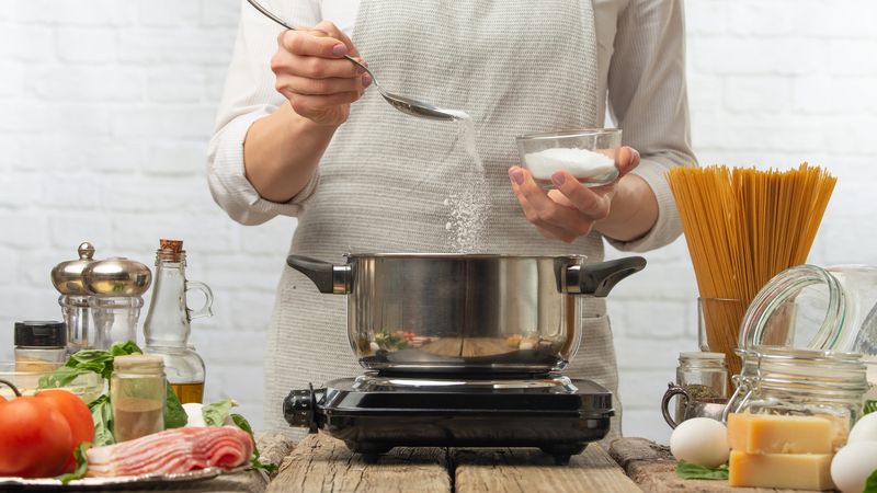 Salting Pasta Water Until It Tastes Like the Sea