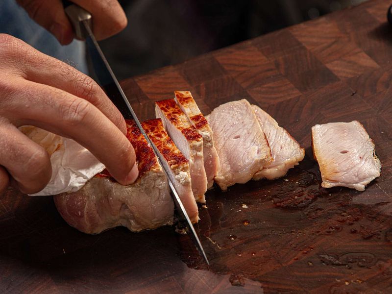 Let Meat Rest Before Cutting